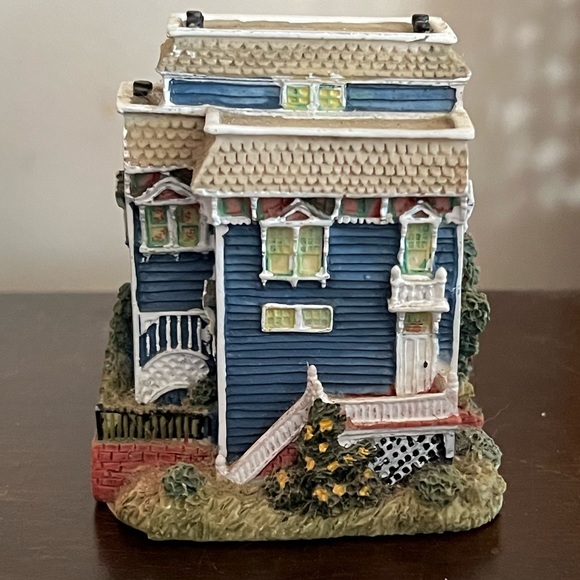 International Resources LLC AH105 Governors Mansion Miniature Model - Picture 3 of 6